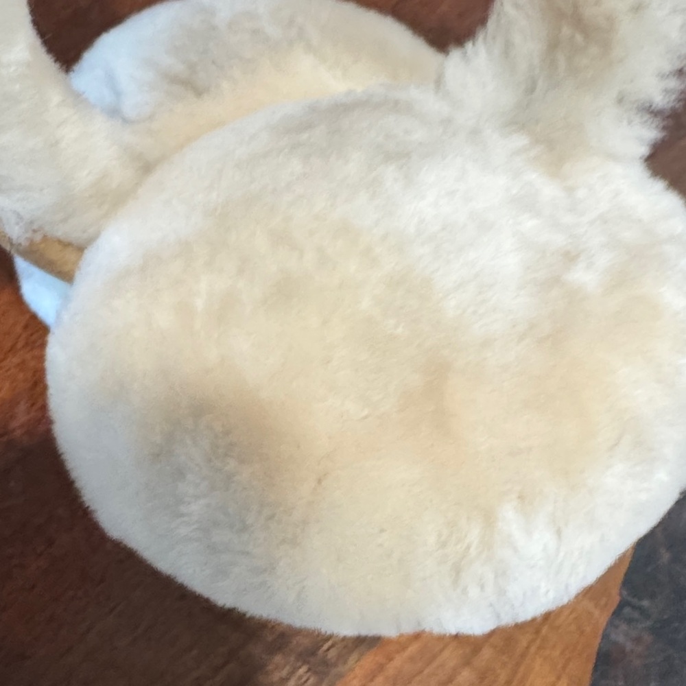 UGG Cream Plush Sheepskin Earmuffs NWOT - Picture 10 of 12